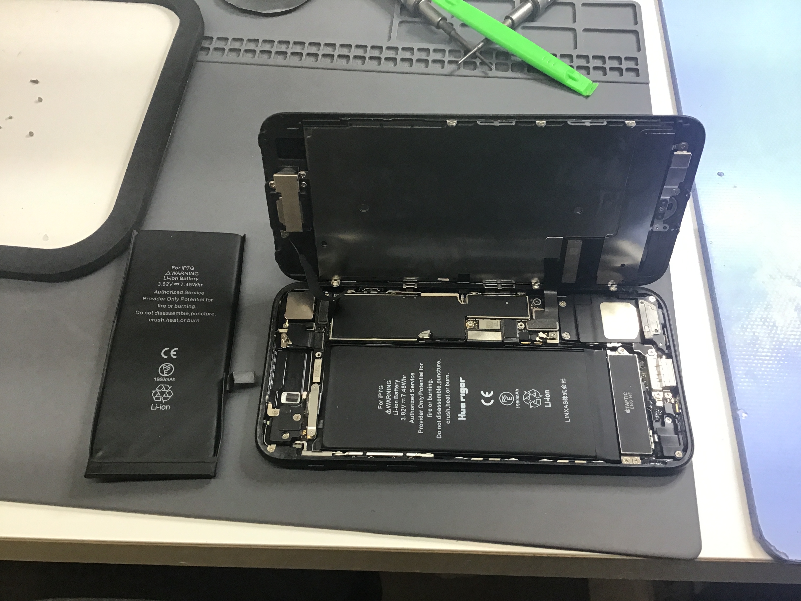 iPhone7のバッテリー交換は、データそのまま・即日修理のスマホ修理工房京王聖蹟桜ヶ丘ショッピングセンターB館店へ！
